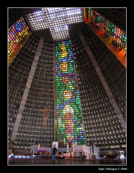 2005 - 11 - Rio - cathedrale 07.JPG